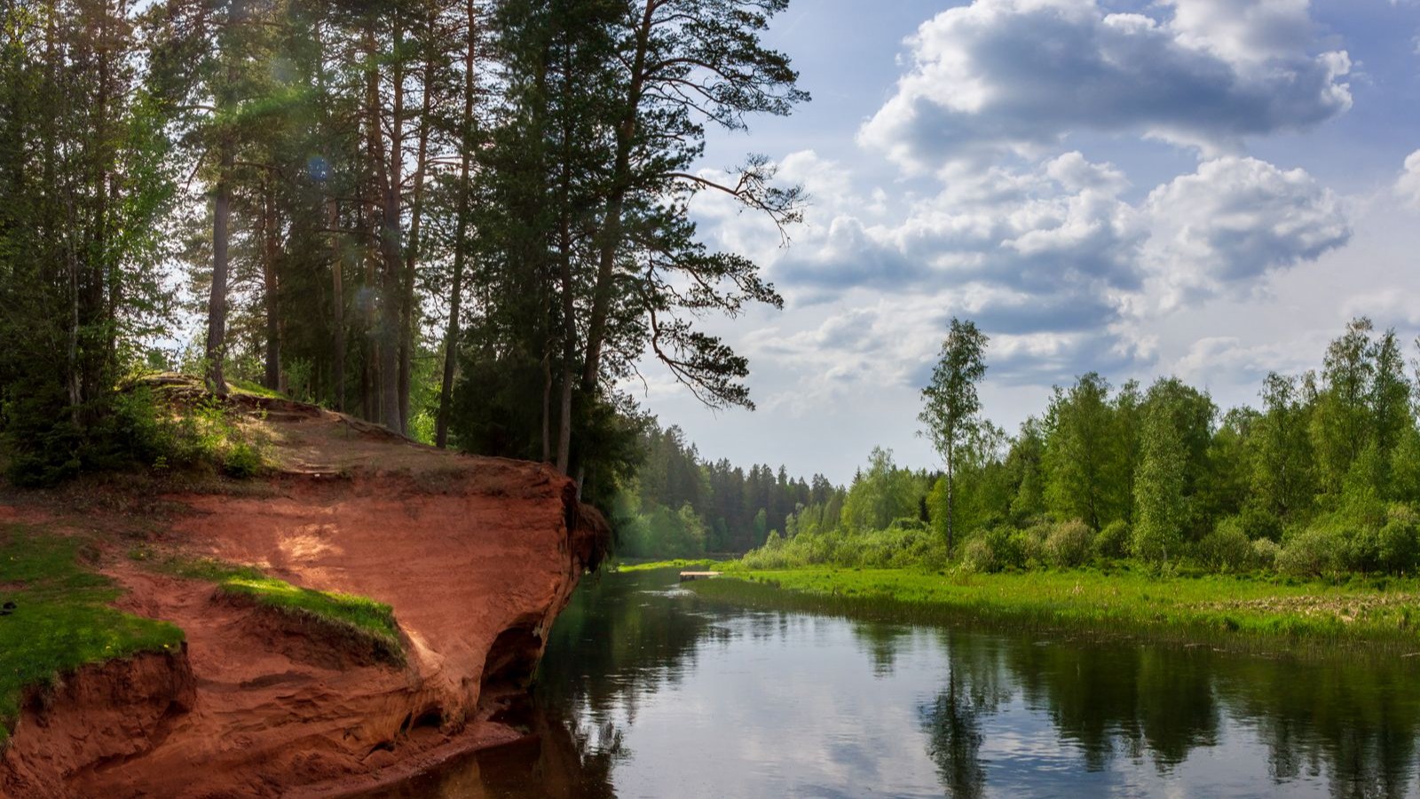 Обложка статьи «Лучшие веломаршруты Ленинградской области — топ трасс для велосипеда»