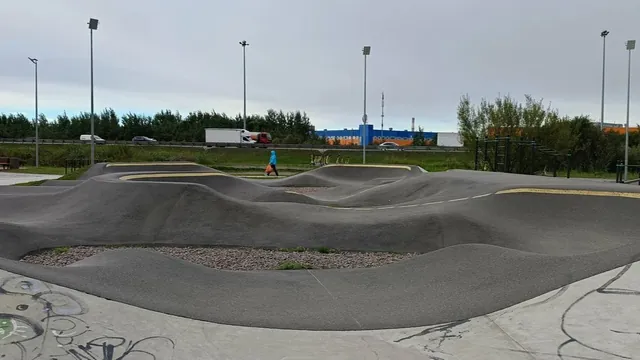 Обложка маршрута «Скейт-парк Бугры»